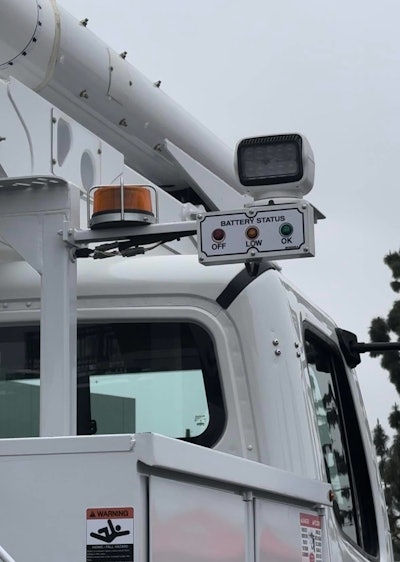 Altec eM2 battery status indicator