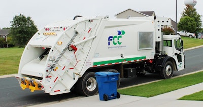 Refuse vehicle equipped with RNG fuel system