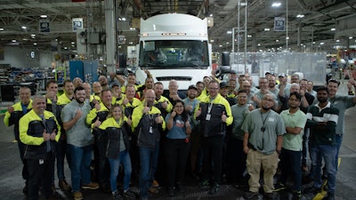 Volvo VNL factory production