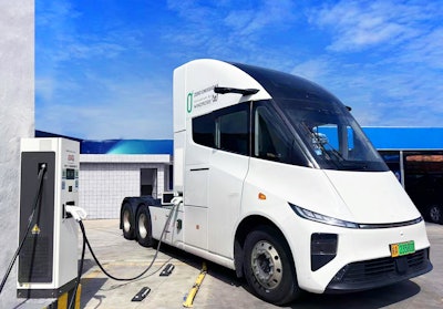 Windrose BEV semi during megawatt charging