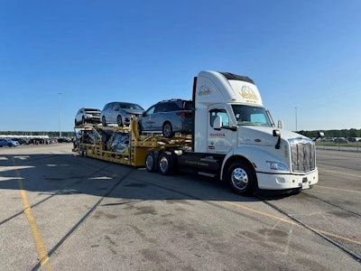 Honda's Peterbilt 579EV semi truck