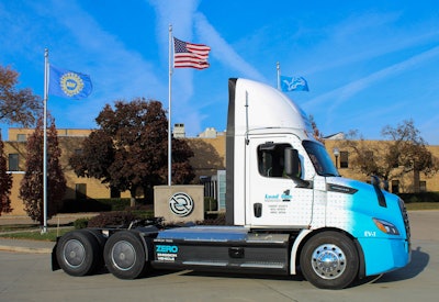 Freightliner eCascadia arrives in Detroit