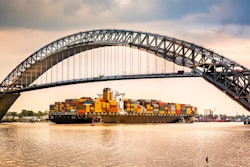 Container ship Bayonne Bridge